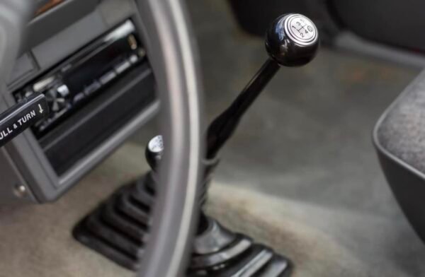 1987 Toyota Pickup 4×4 - Image 9