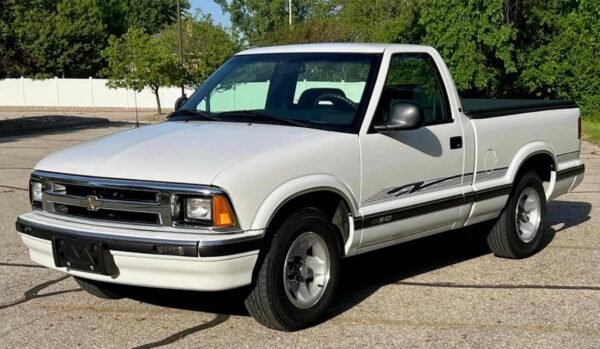 1996 Chevrolet S-10 LS