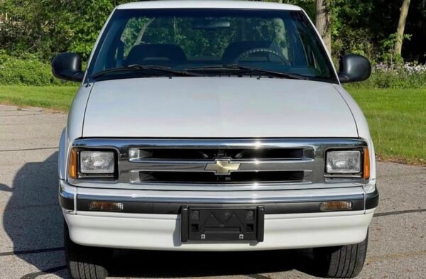 1996 Chevrolet S-10 LS