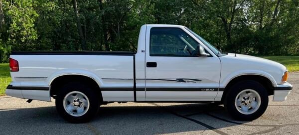 1996 Chevrolet S-10 LS - Image 7