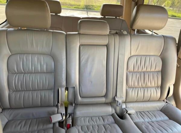 2000 Lexus LX 470 - Image 4