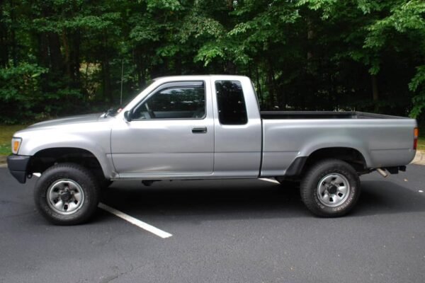 1989 Toyota Pickup SR5 XtraCab 4x4 - Image 7