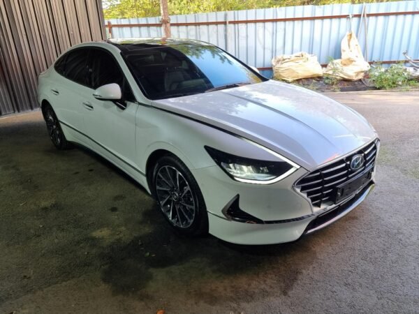 2020 Hyundai Sonata DN8 2.0 - Image 3