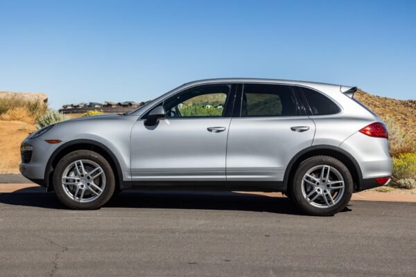 2012 Porsche Cayenne S - Image 14