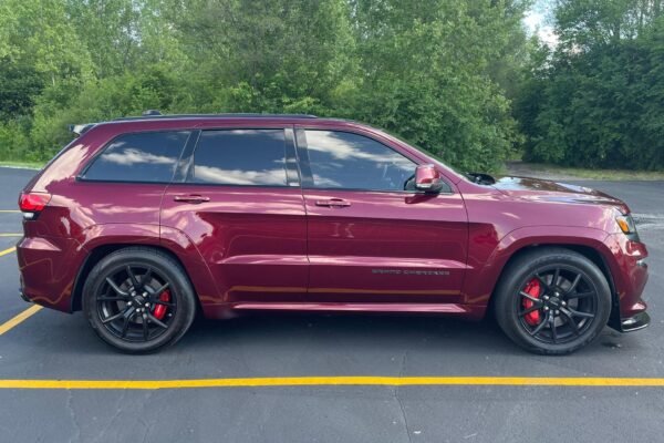2016 Jeep Grand Cherokee SRT - Image 15