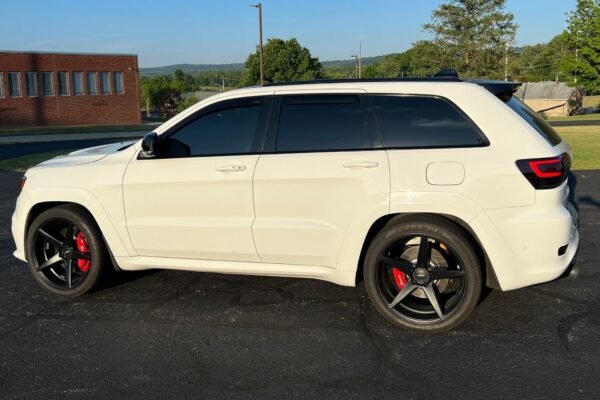 2017 Jeep Grand Cherokee SRT - Image 14
