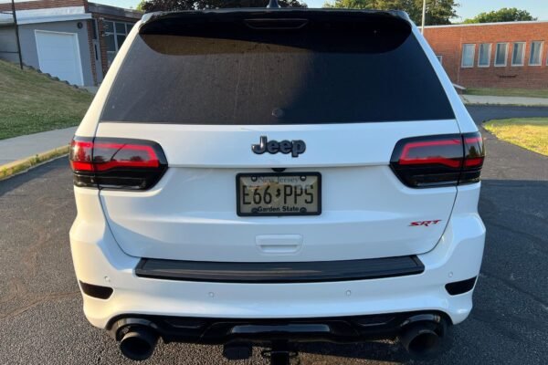 2017 Jeep Grand Cherokee SRT - Image 7