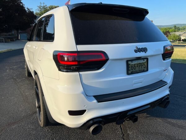 2017 Jeep Grand Cherokee SRT - Image 18