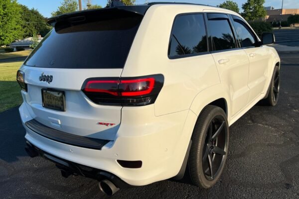 2017 Jeep Grand Cherokee SRT - Image 6