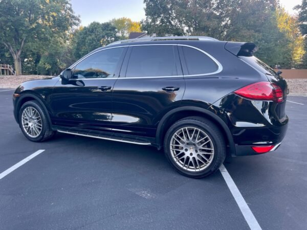 2011 Porsche Cayenne S - Image 19