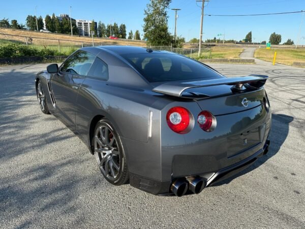 2014 Nissan GT-R Premium - Image 9