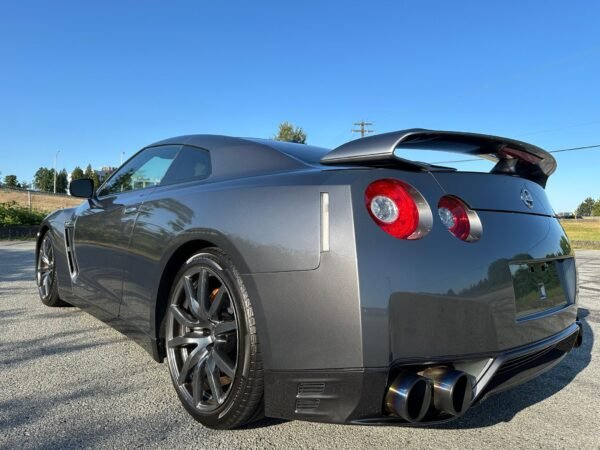 2014 Nissan GT-R Premium - Image 3