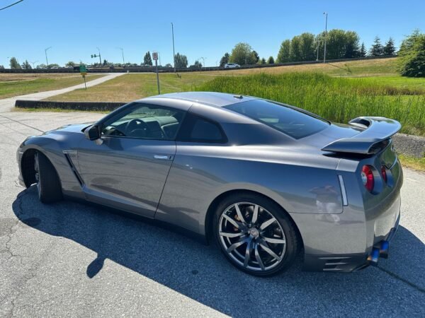 2014 Nissan GT-R Premium - Image 2