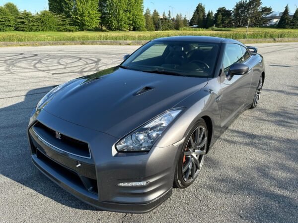 2014 Nissan GT-R Premium - Image 14