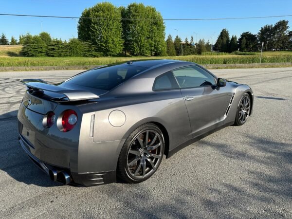 2014 Nissan GT-R Premium - Image 13