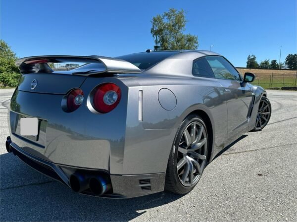 2014 Nissan GT-R Premium - Image 10