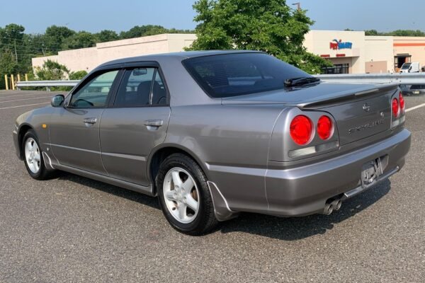 1999 Nissan Skyline GT Sedan - Image 2