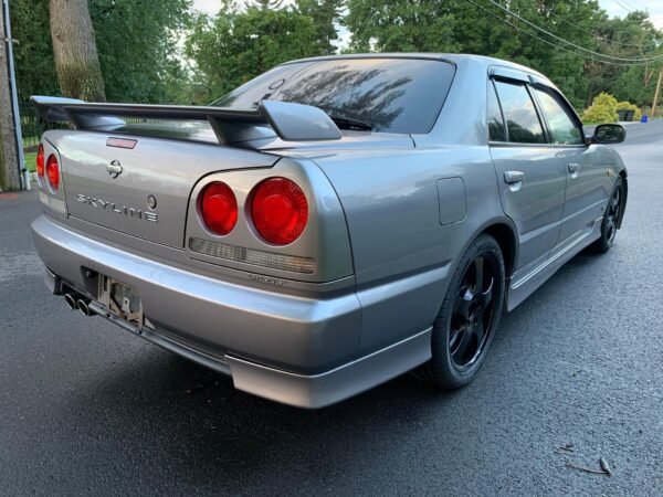 1998 Nissan Skyline 25GT-X Sedan - Image 14