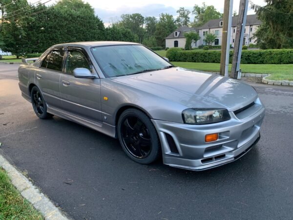 1998 Nissan Skyline 25GT-X Sedan - Image 11