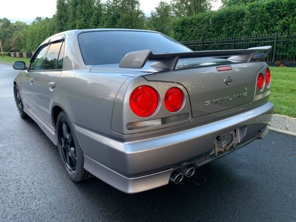 1998 Nissan Skyline 25GT-X Sedan - Image 9
