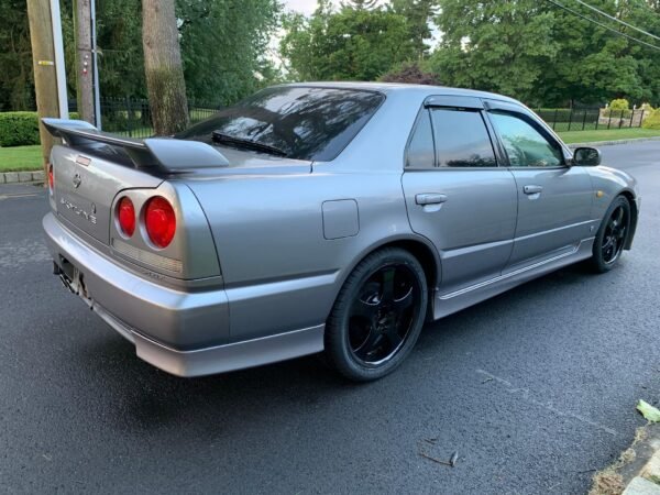 1998 Nissan Skyline 25GT-X Sedan - Image 2