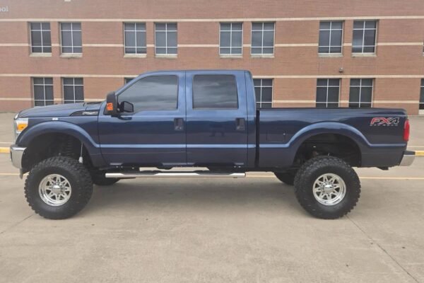 2016 Ford F-250 Super Duty XL 4x4 - Image 2