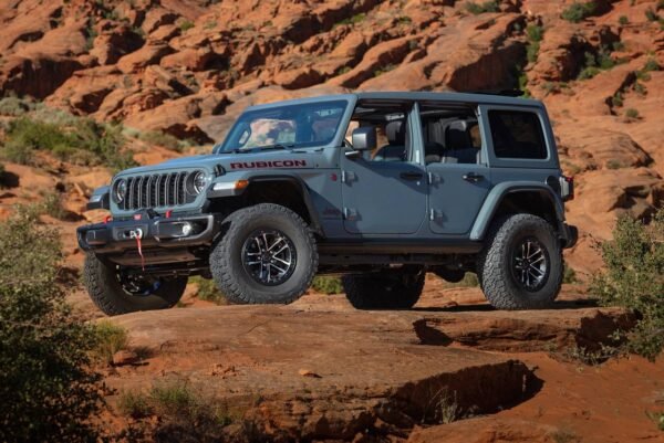 2025 Jeep Wrangler - Image 3