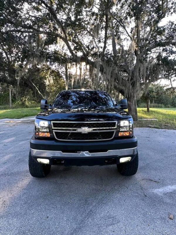 2006 Chevrolet Silverado. Just hit 159k miles - Image 14