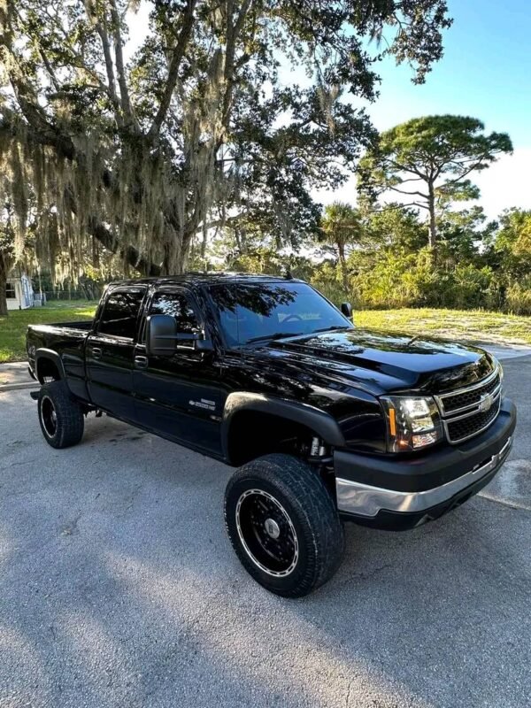 2006 Chevrolet Silverado. Just hit 159k miles - Image 13