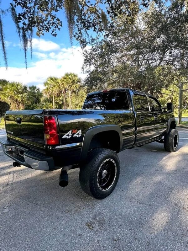2006 Chevrolet Silverado. Just hit 159k miles - Image 11