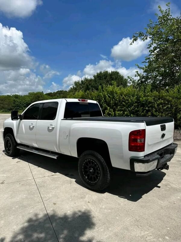 2013 Chevy Silverado LTZ duramax 111k miles. - Image 7