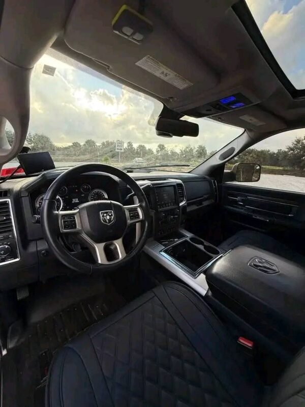 2014 Dodge Ram 2500 crew cab - Image 5