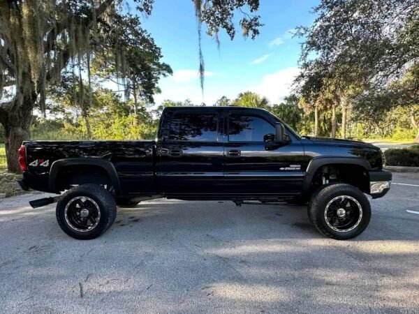 2006 Chevrolet Silverado. Just hit 159k miles - Image 8
