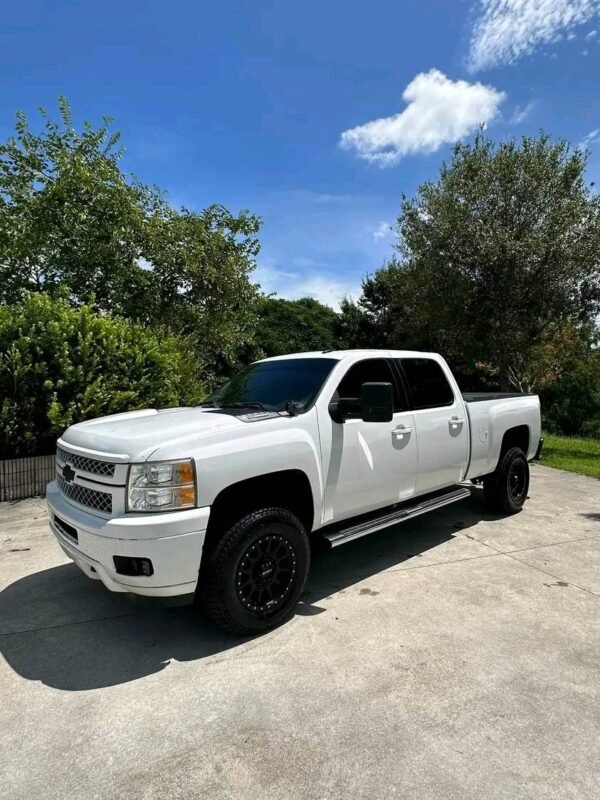 2013 Chevy Silverado LTZ duramax 111k miles.