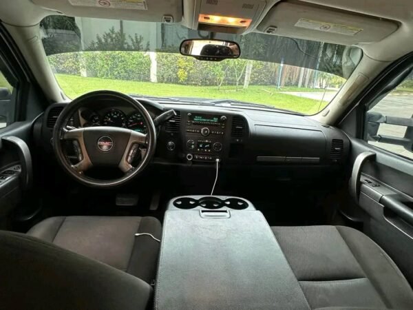 2014 GMC Duramax 4x4 - Image 8