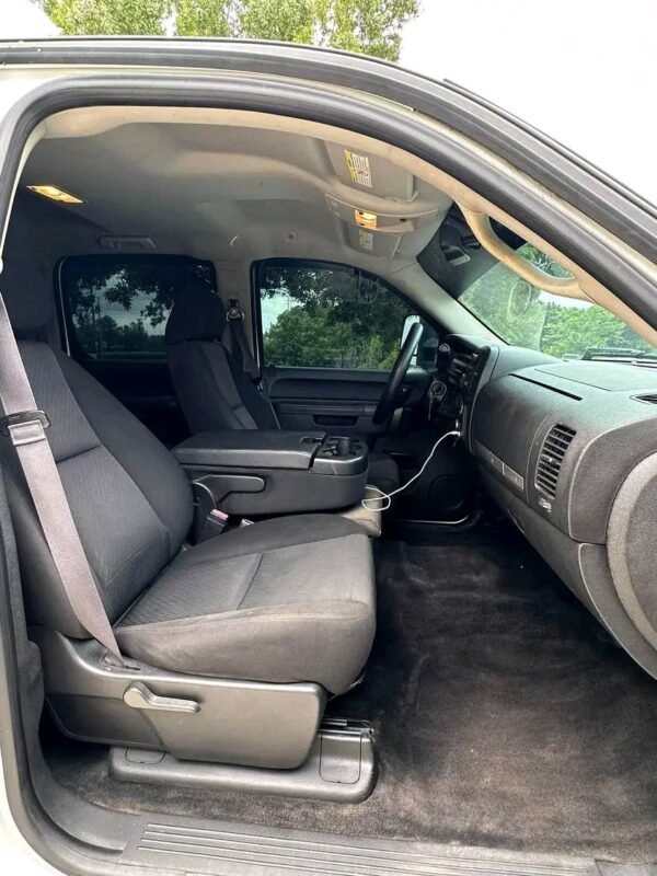 2014 GMC Duramax 4x4 - Image 5