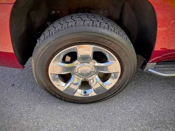 2018 Chevrolet Tahoe Premier 4x4 - Image 12