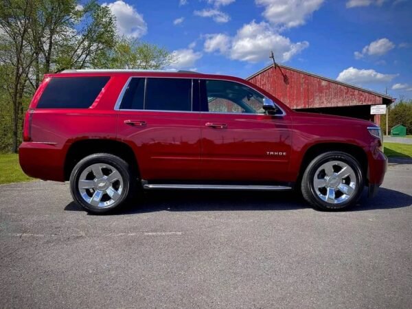 2018 Chevrolet Tahoe Premier 4x4 - Image 10