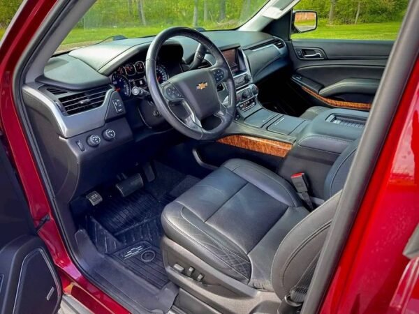 2018 Chevrolet Tahoe Premier 4x4 - Image 9