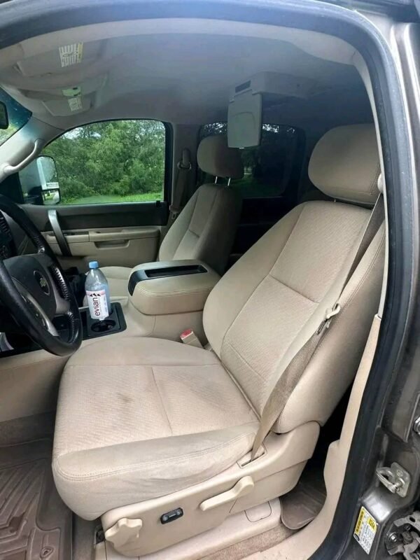 2013 Chevy Silverado 2500 4x4 LT - Image 11