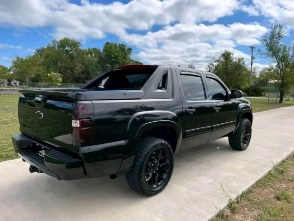 2011 Chevy Avalanche LTZ Z71 4x4 - Image 17