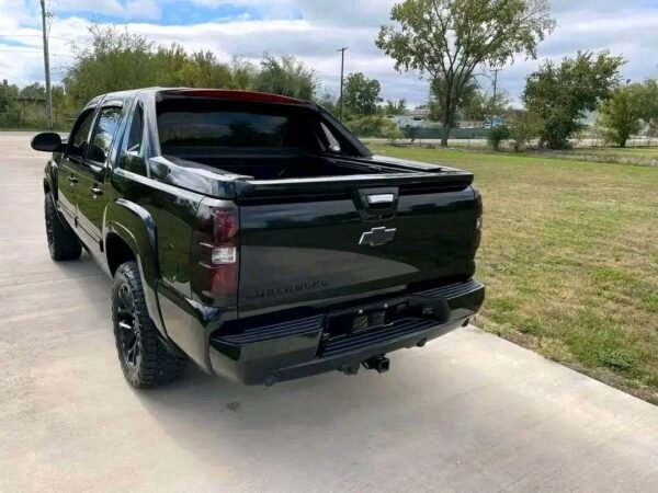 2011 Chevy Avalanche LTZ Z71 4x4 - Image 16