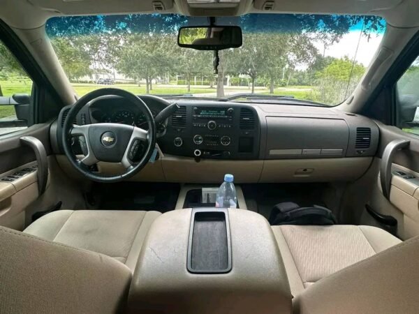2013 Chevy Silverado 2500 4x4 LT - Image 9