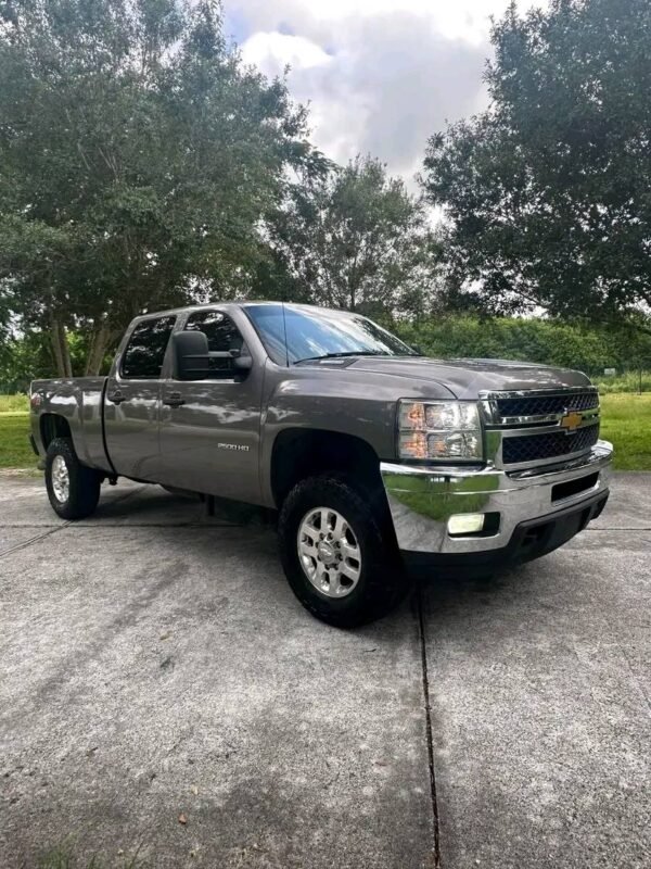 2013 Chevy Silverado 2500 4x4 LT - Image 7