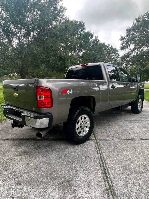 2013 Chevy Silverado 2500 4x4 LT - Image 5
