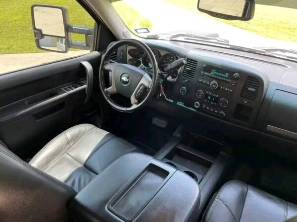 2011 Chevy Silverado 2500HD LT 4x4 - Image 35