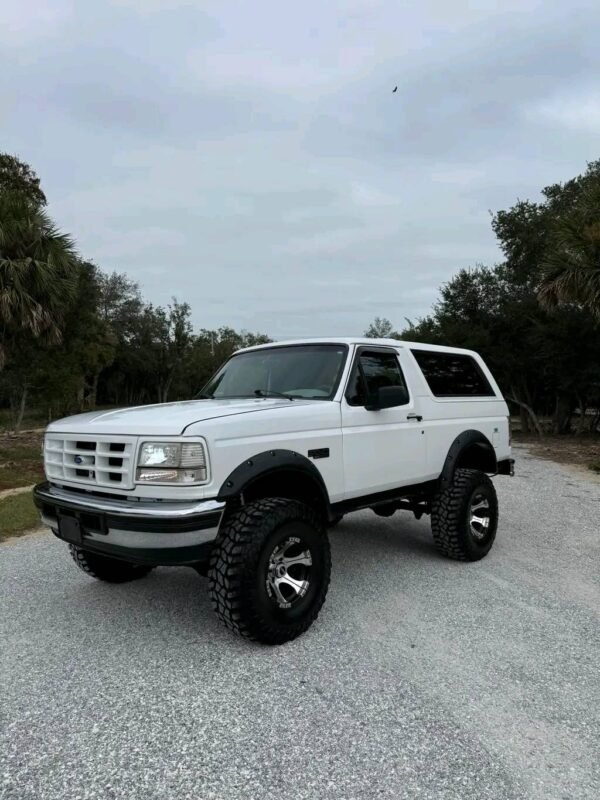 1996 Bronco with a 1995 powerstroke engine swap.