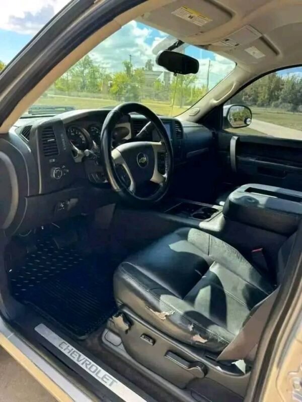 2011 Chevy Silverado 1500 LT Z71 4x4 - Image 9