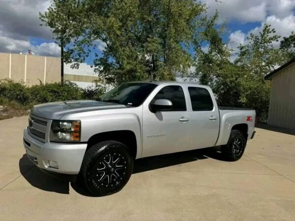 2011 Chevy Silverado 1500 LT Z71 4x4 - Image 8