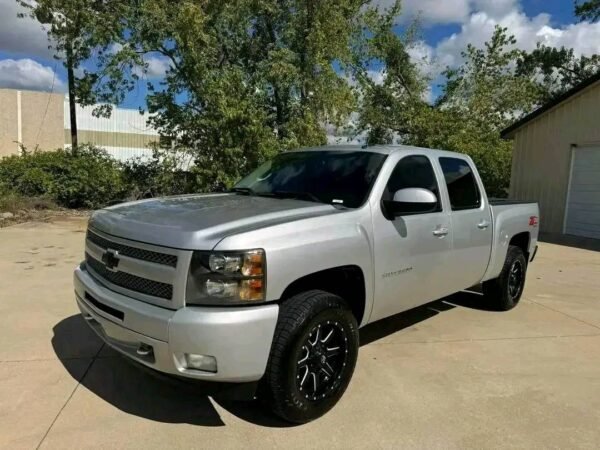 2011 Chevy Silverado 1500 LT Z71 4x4 - Image 7